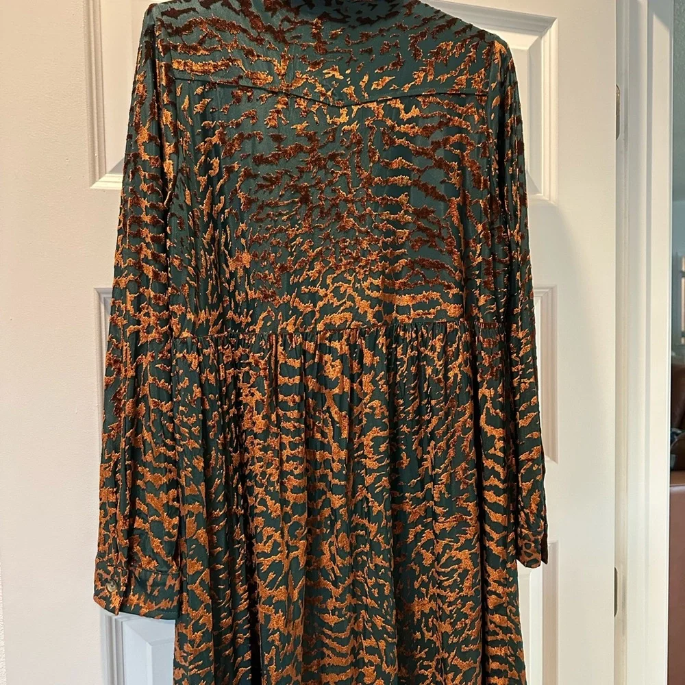 JODIFL Long Sleeve Velvet Baby Doll Animal Print dress - Picture 3 of 6